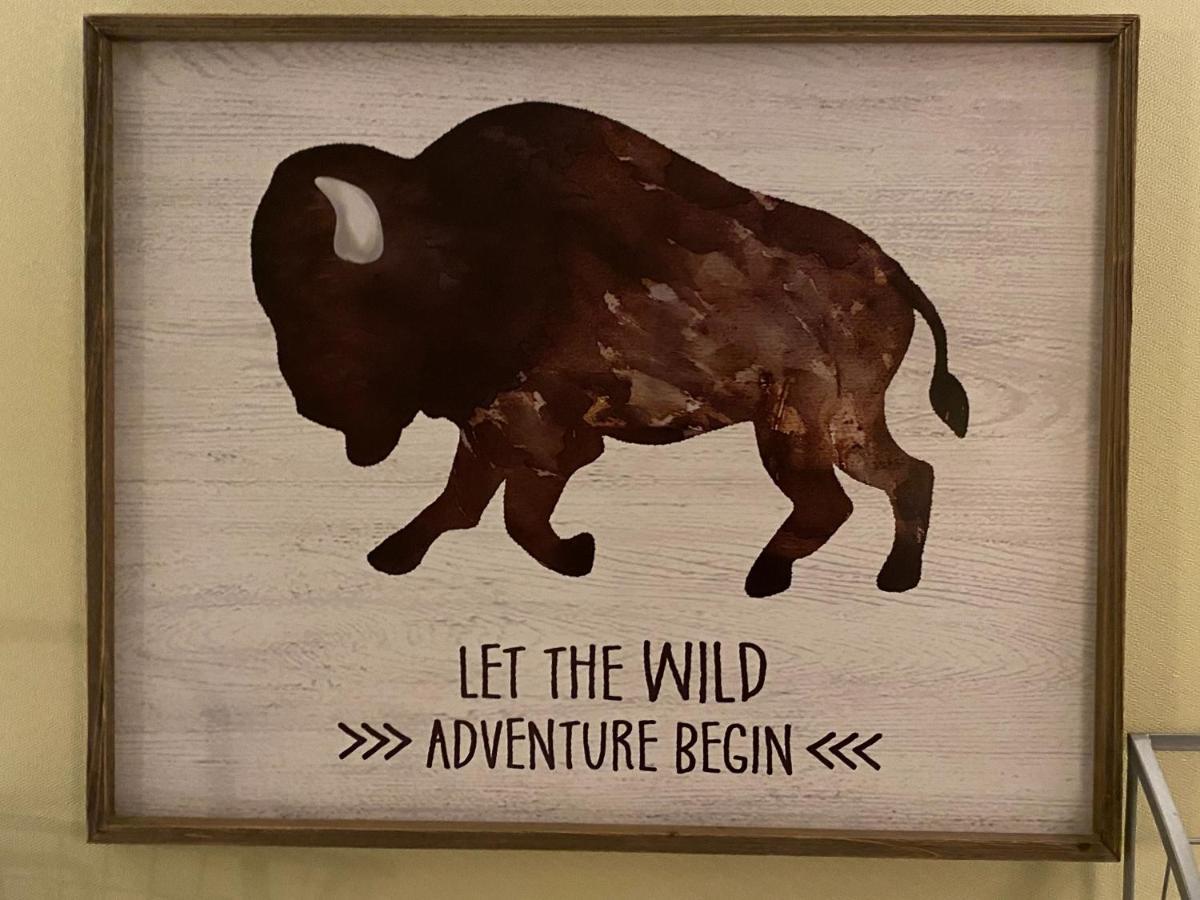 Bison Plains Lodge Moorhead المظهر الخارجي الصورة