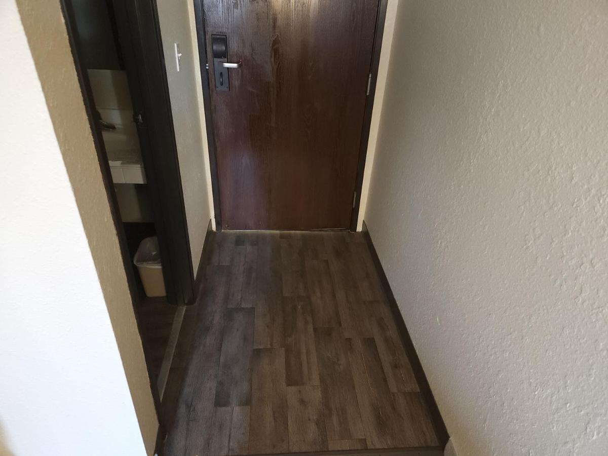 Bison Plains Lodge Moorhead المظهر الخارجي الصورة