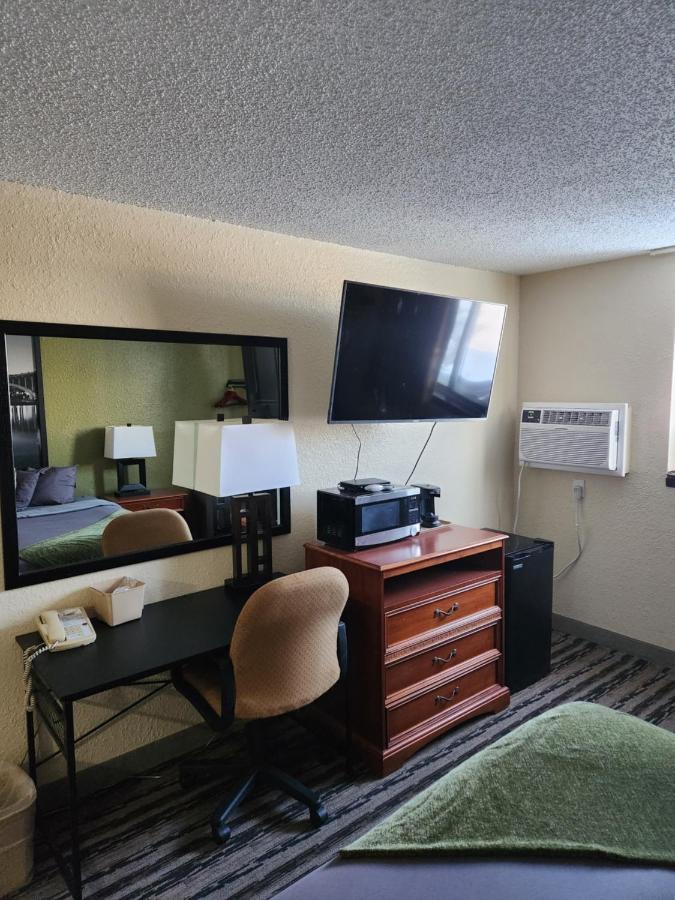 Bison Plains Lodge Moorhead المظهر الخارجي الصورة