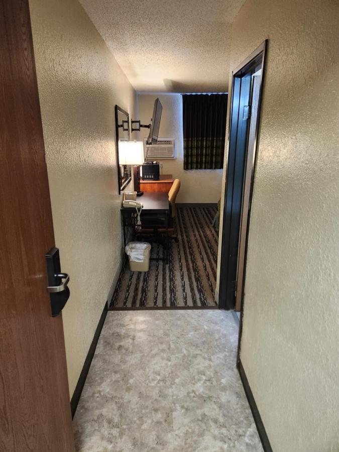 Bison Plains Lodge Moorhead المظهر الخارجي الصورة