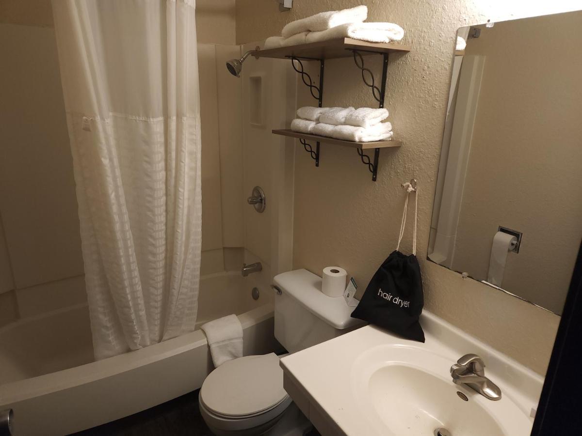 Bison Plains Lodge Moorhead المظهر الخارجي الصورة